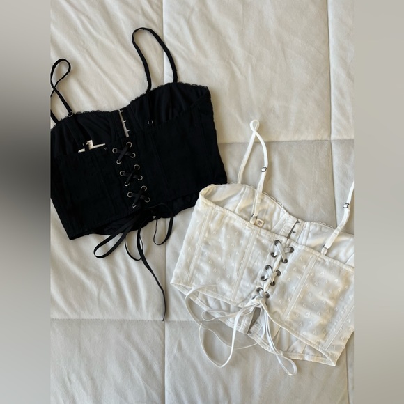 Corset - Picture 2 of 4